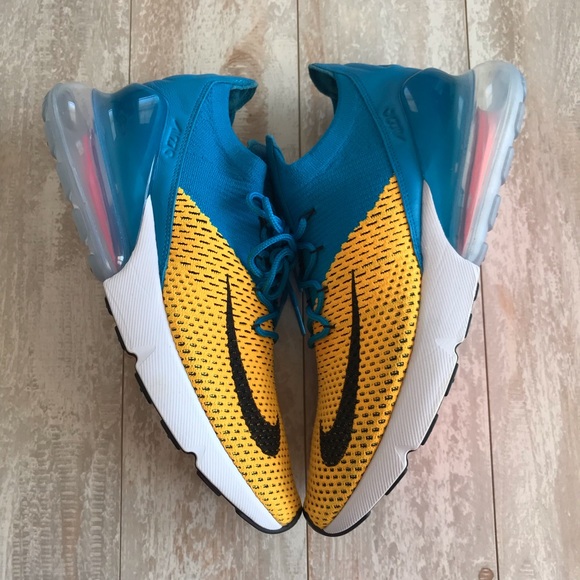 NWT Nike Air Max 270 Flyknit - Picture 4 of 8